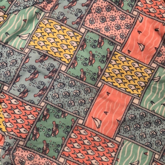 Vineyard vines patchwork shorts-size 12 - Picture 6 of 6